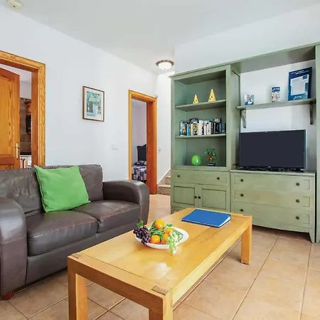 Villa Puerto Del Carmen Sleeps 6 Wifi